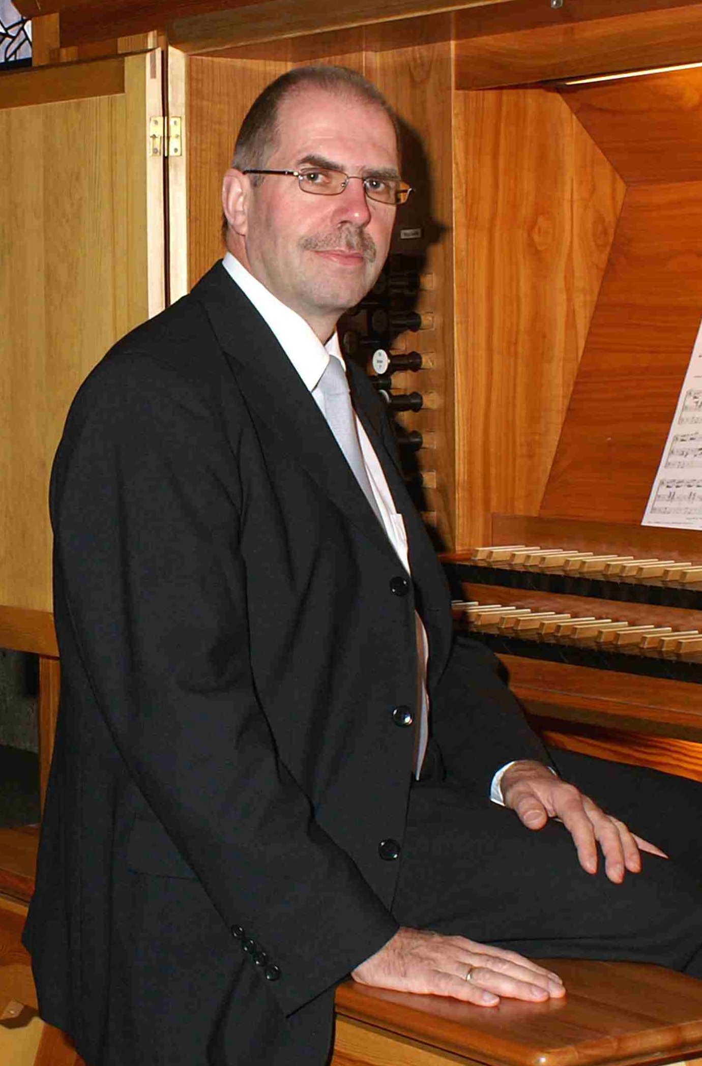 Leo Schwar